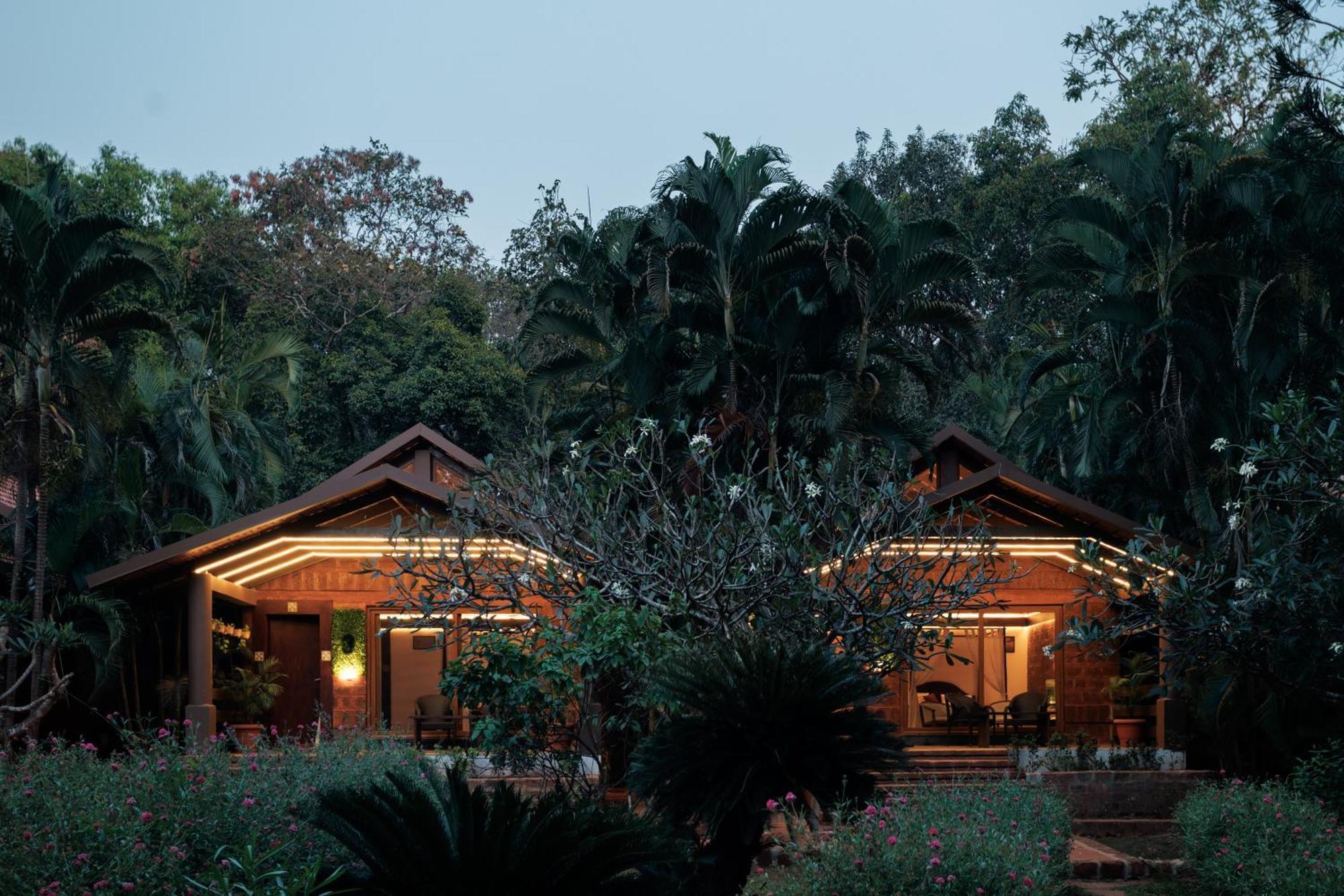 Sai Vishram Beach Resort Bainduru エクステリア 写真