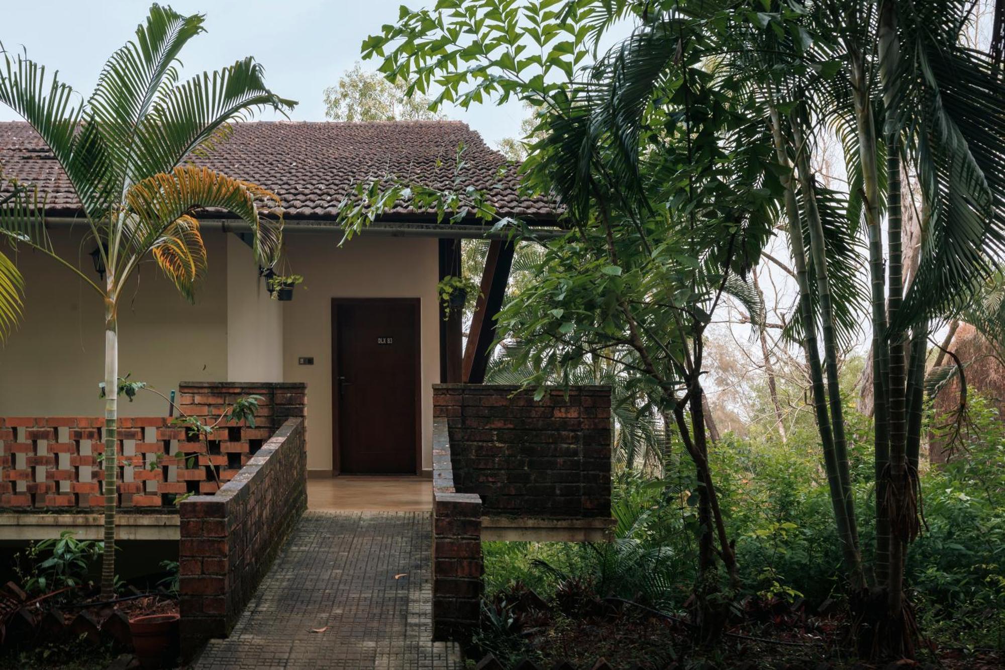 Sai Vishram Beach Resort Bainduru エクステリア 写真