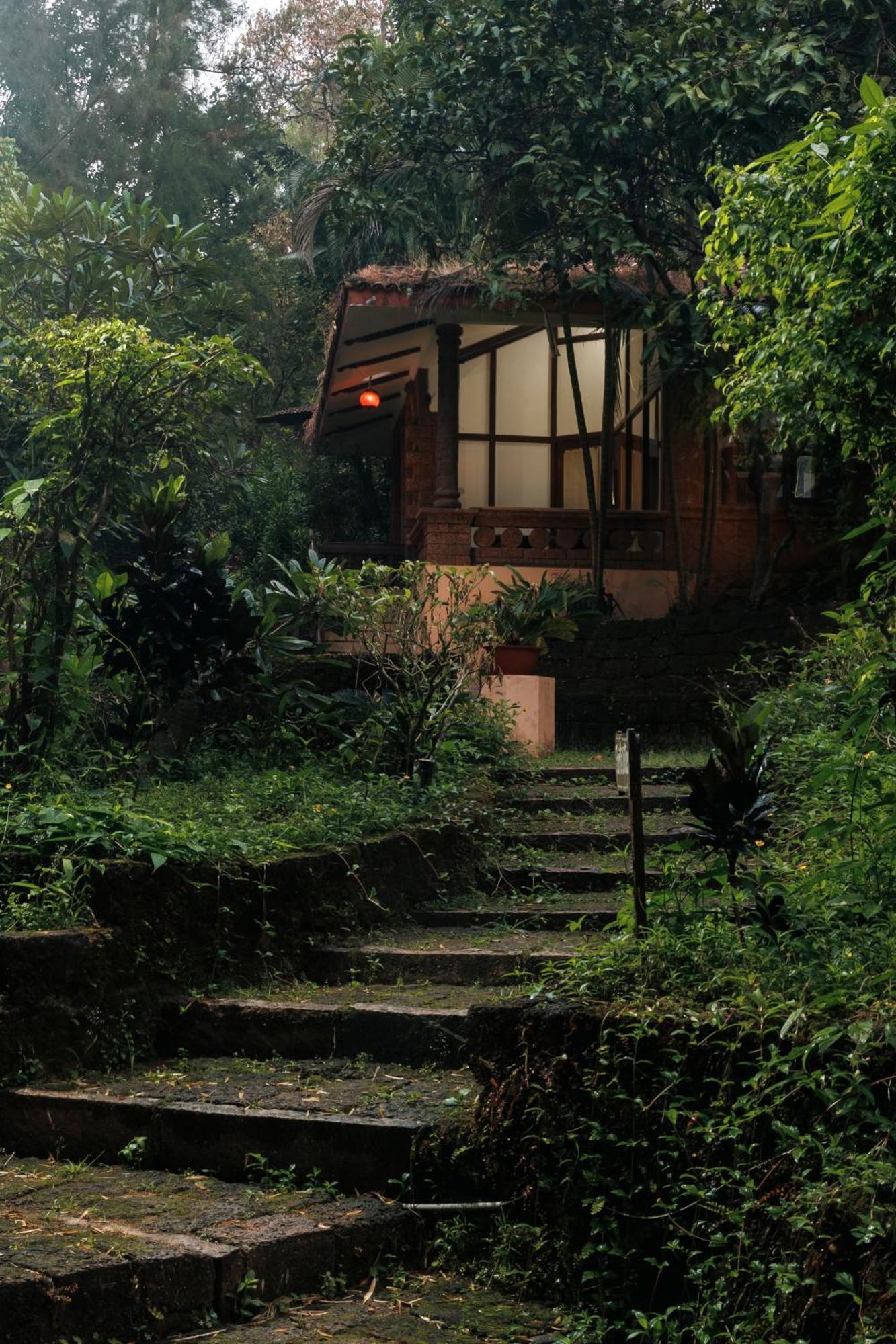 Sai Vishram Beach Resort Bainduru エクステリア 写真